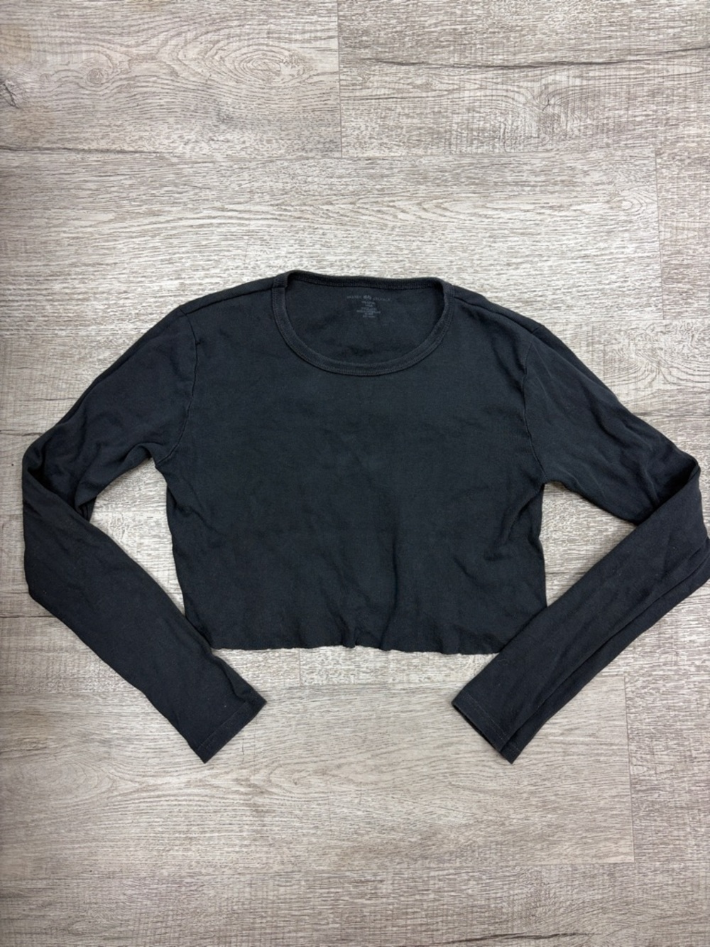 Brandy Melville Black Long-Sleeve Cropped
